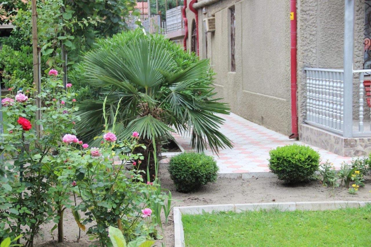 Hotel Oniks Kutaisi Ngoại thất bức ảnh